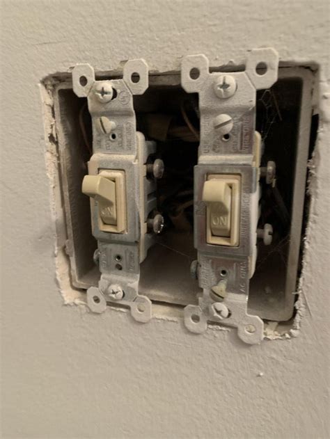 Right way to convert 2 to 1 gang : r/askanelectrician